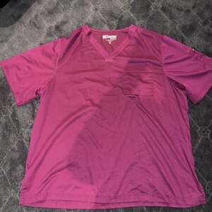 Greys Anatomy Mens Scrub -Burgundy- Front and Arm Pocket V Neck 2XL